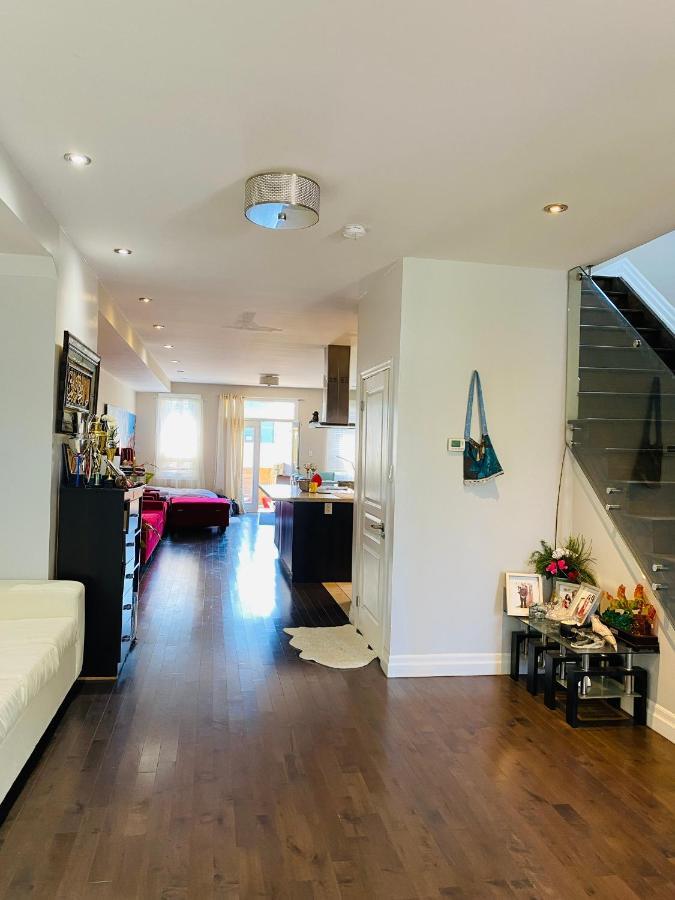 Signature Ii Space Share Canada Apartment Toronto